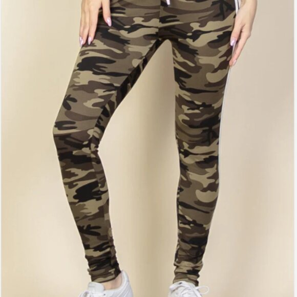 Women's Camo Print Leggings with Side Stripe, Size S - Picture 1 of 4